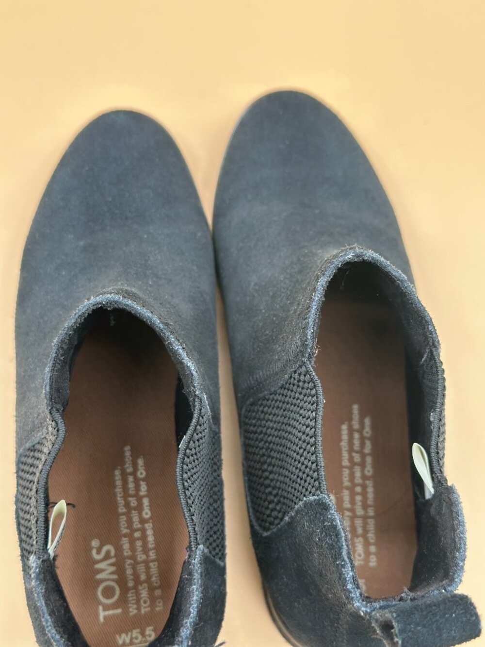 TOMS Black Suede Chelsea Ankle Boots Women’s Size 5.5 Classic Pull-On Booties - Picture 7 of 7